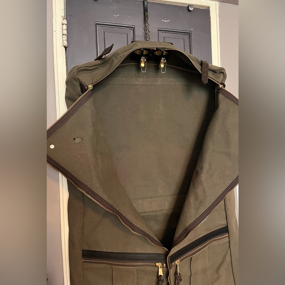 Filson Rugged Garment Bag - Picture 5 of 11